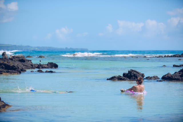 Onekahakaha Beach Park ocean pond